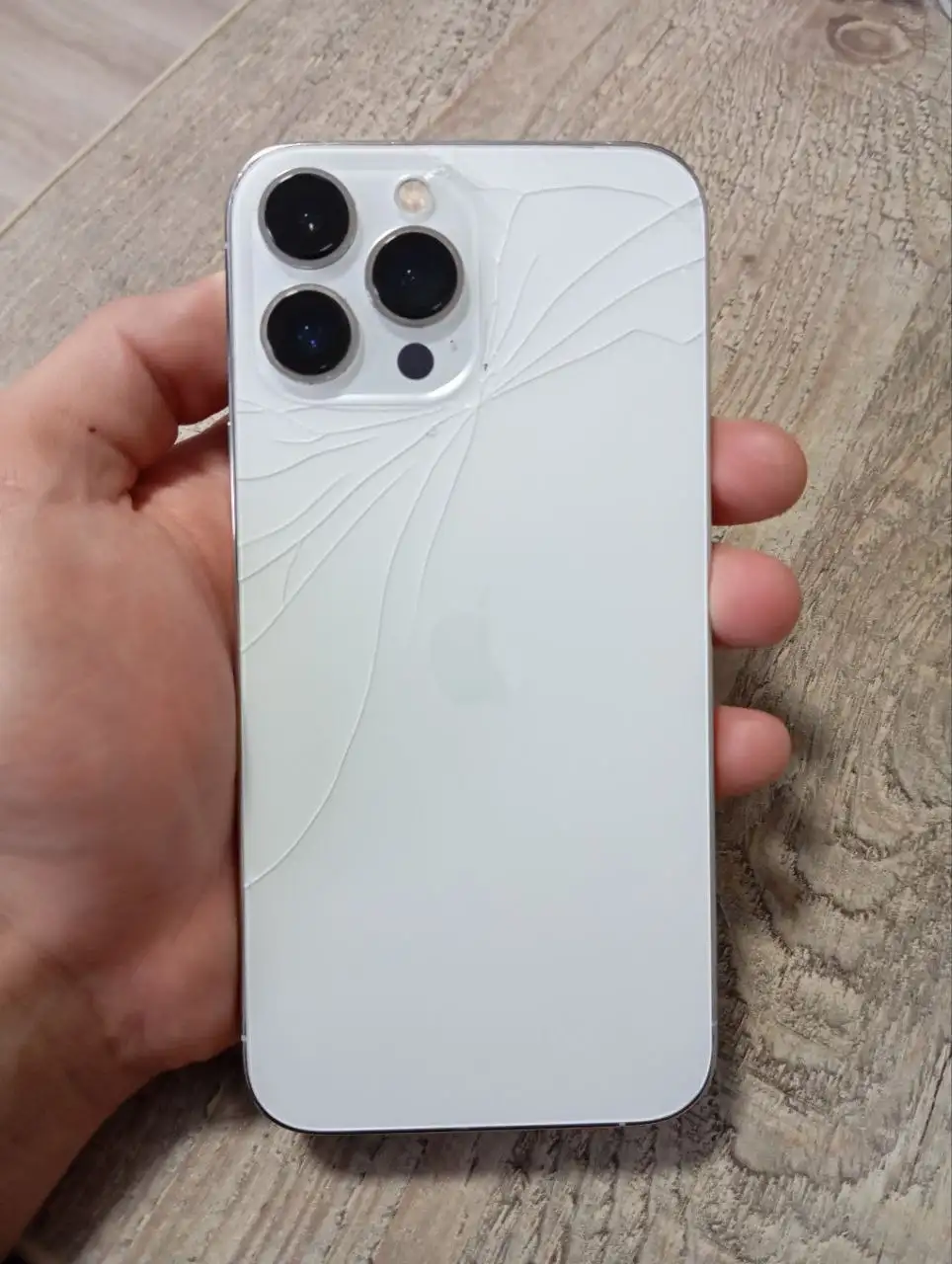 Продам iPhone 13 Pro Max с дефектами - Смартфоны (Электроника) в Минусинск