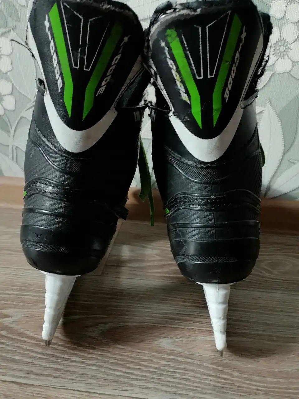 Продам коньки 43 размер - Коньки (Хобби и отдых) в Минусинск