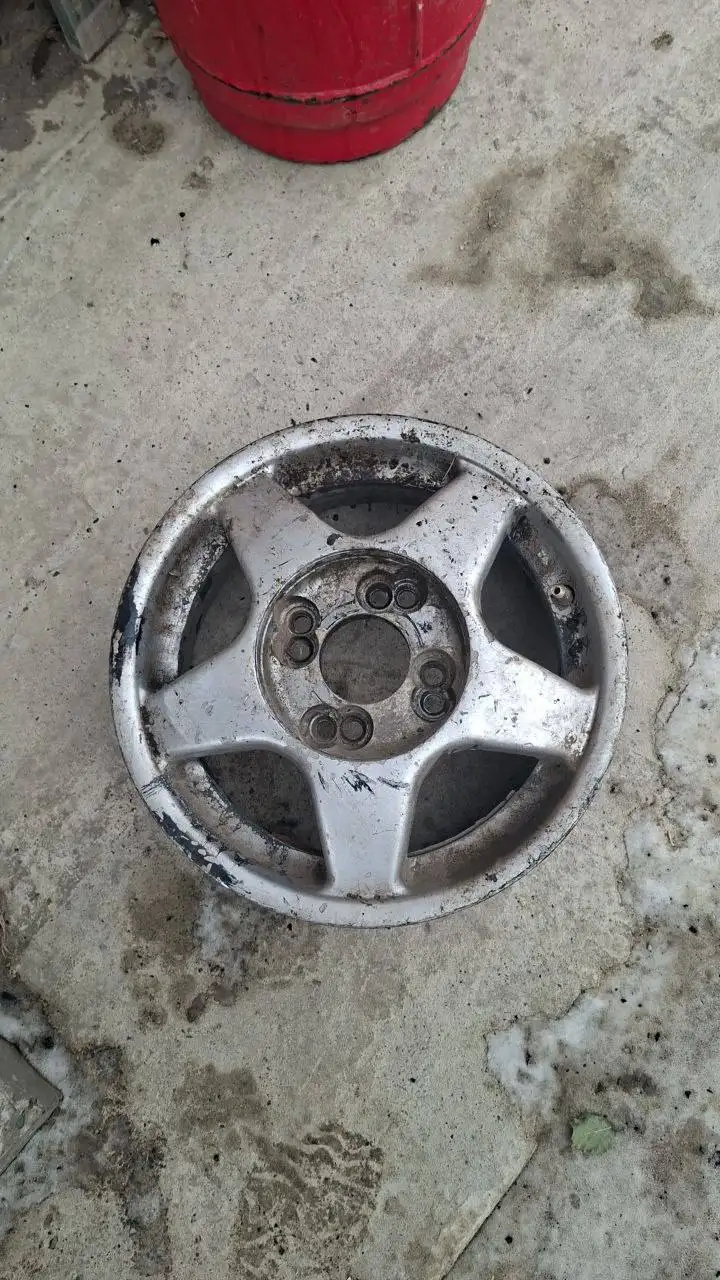 Литье 4шт с резиной и саб - Автозапчасти (Барахолка) в Минусинск