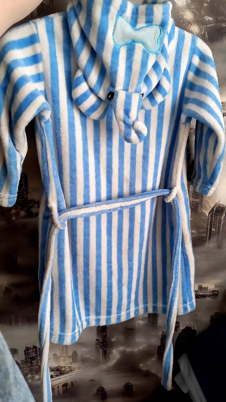 Продам 2 детских халата на 4-6 лет - Одежда (Барахолка) в Минусинск