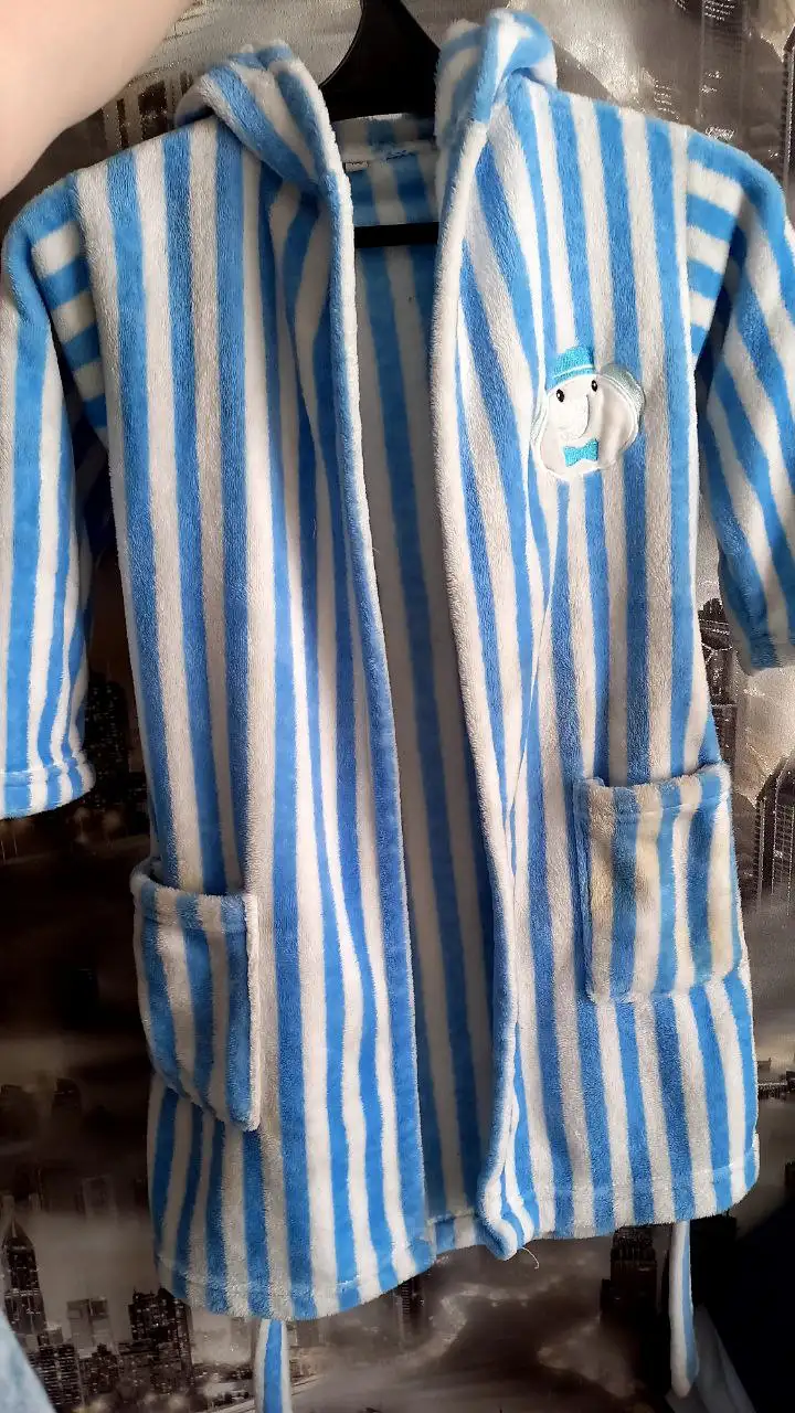 Продам 2 детских халата на 4-6 лет - Одежда (Барахолка) в Минусинск