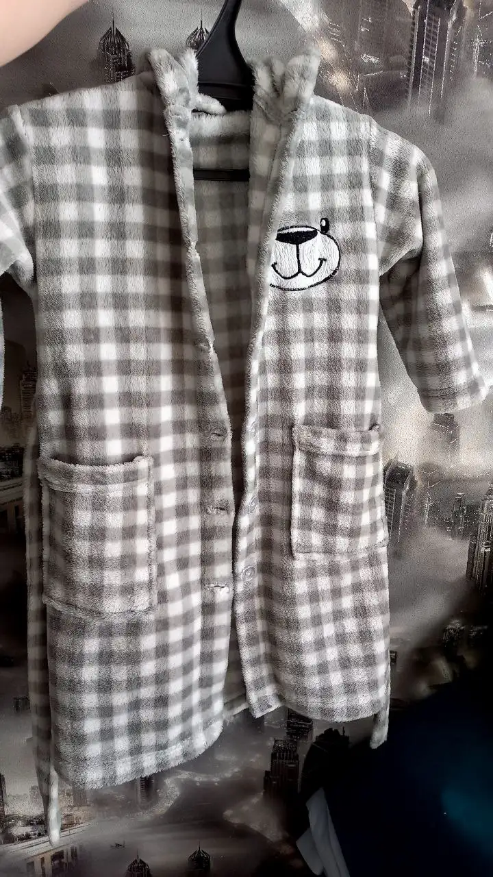 Продам 2 детских халата на 4-6 лет - Одежда (Барахолка) в Минусинск