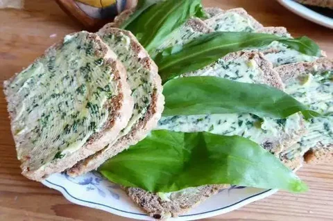 Сало с черемшой намазка на хлеб - Продукты питания в Минусинск