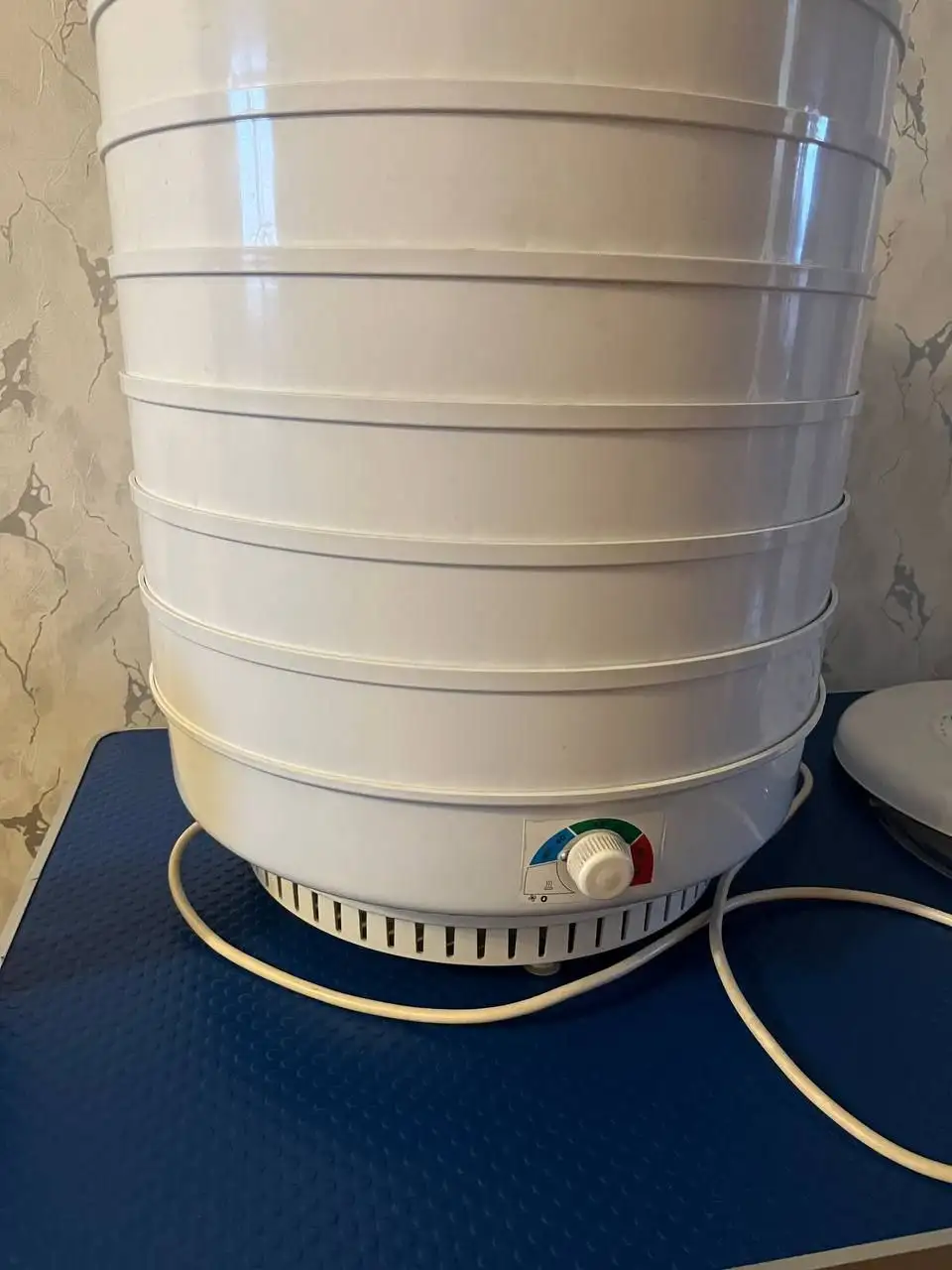 Сушилка для овощей и фруктов Ветерок 2 - Кухонная техника (Барахолка) в Минусинск