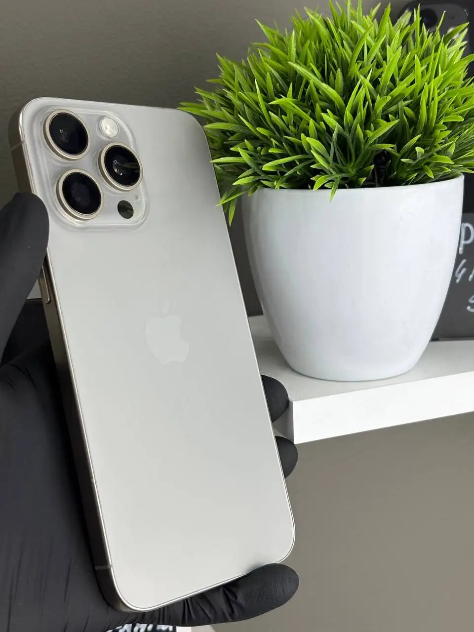 iPhone 15 Pro Max 256gb с неработающим фонариком - Смартфоны (Электроника) в Минусинск