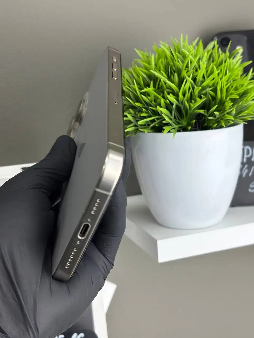 iPhone 15 Pro Max 256gb с неработающим фонариком - Смартфоны (Электроника) в Минусинск