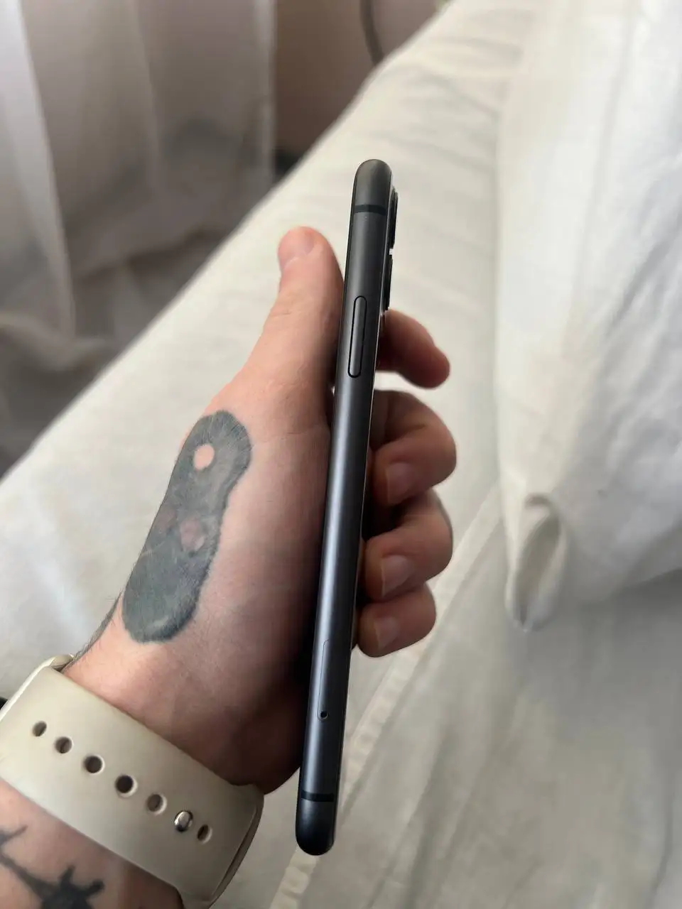 Обмен iPhone 11 128ГБ на более новую модель - Смартфоны (Электроника) в Минусинск