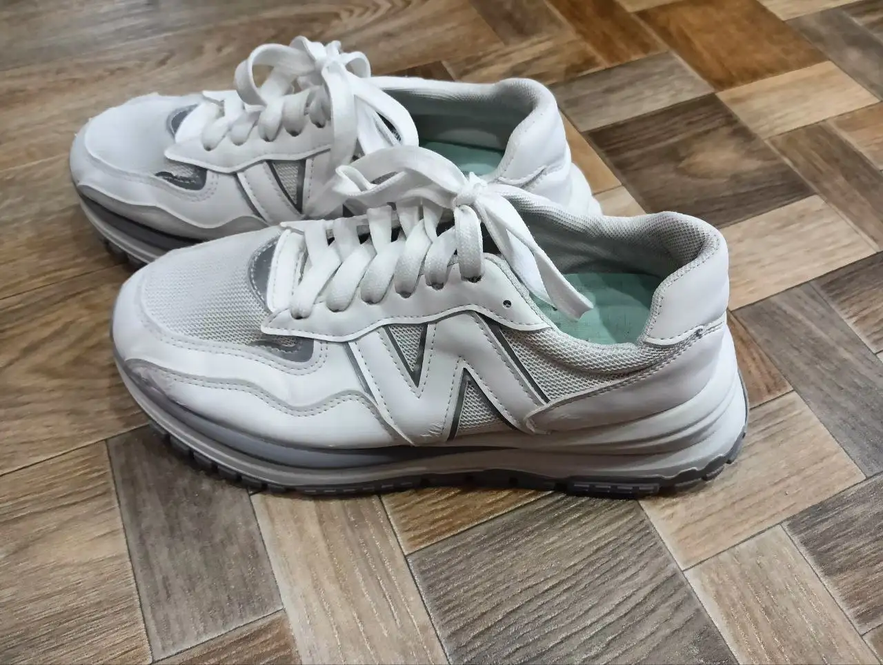 Кроссовки женские 39 размер - Обувь (Одежда) в Минусинск