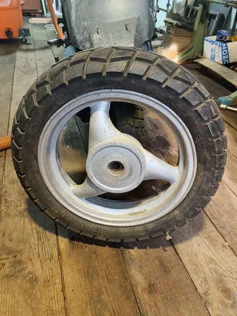 Продажа дисков 12 с резиной - частное объявление в Минусинск