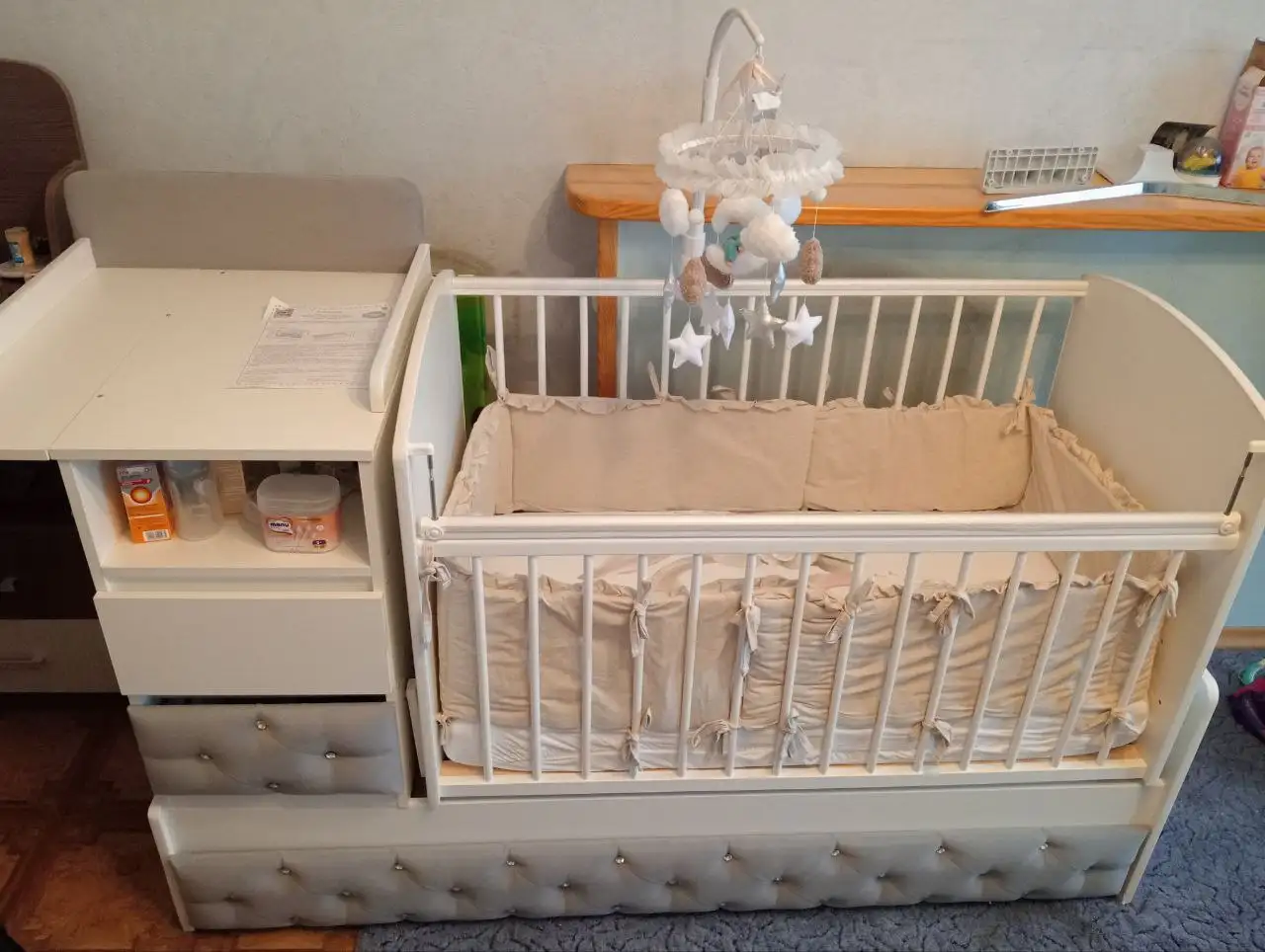 Продам детскую кроватку трансформер с ящиком и комодом - Детская мебель (Товары для детей) в Минусинск