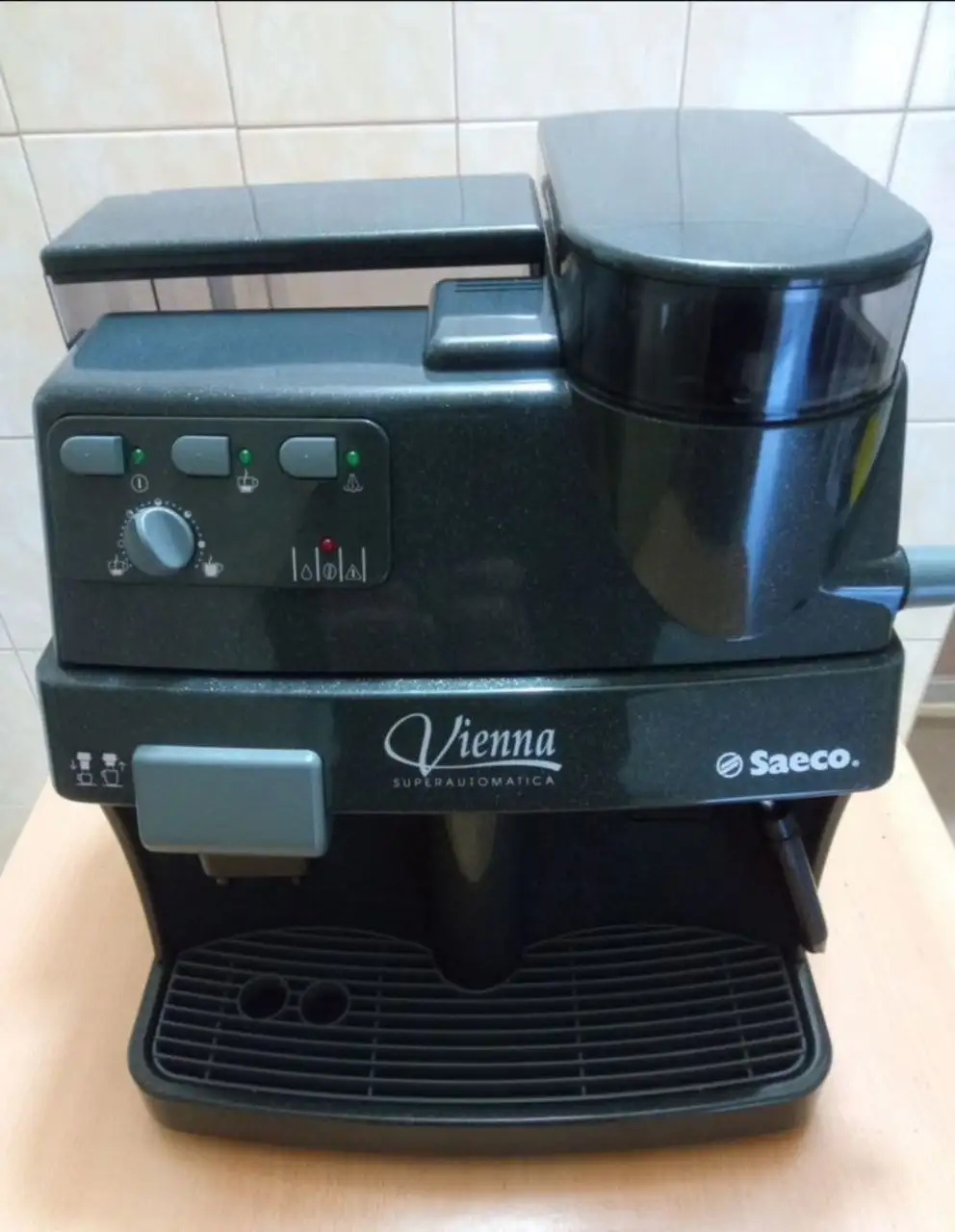 Продам кофемашину Saeco Vienna - Кухонная техника (Электроника) в Минусинск