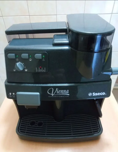 Продам кофемашину Saeco Vienna - частное объявление в Минусинск