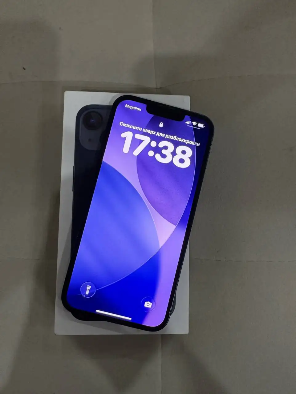 Продам iPhone 13 128 ГБ с заменённым аккумулятором - Смартфоны (Электроника) в Минусинск