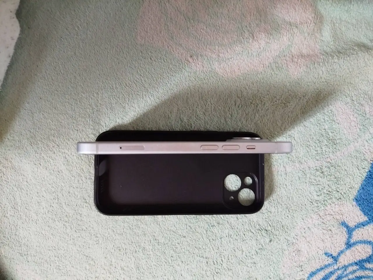 Продам iPhone 15 128гб в идеальном состоянии - Смартфоны (Электроника) в Минусинск