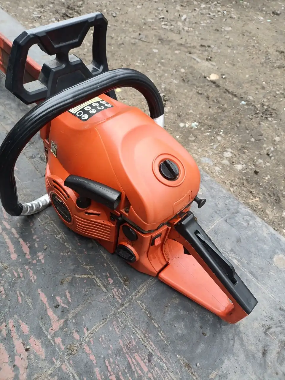 Продам пилу с цепью - Инструменты (Барахолка) в Минусинск