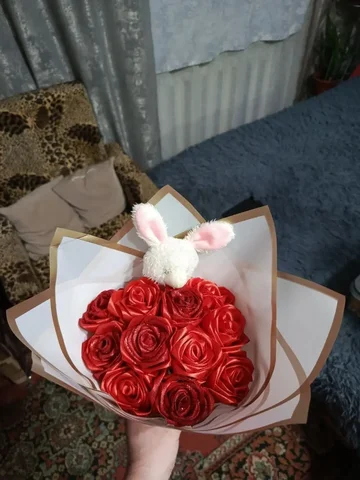 Букет из 11 роз с зайцем - Садоводство в Минусинск