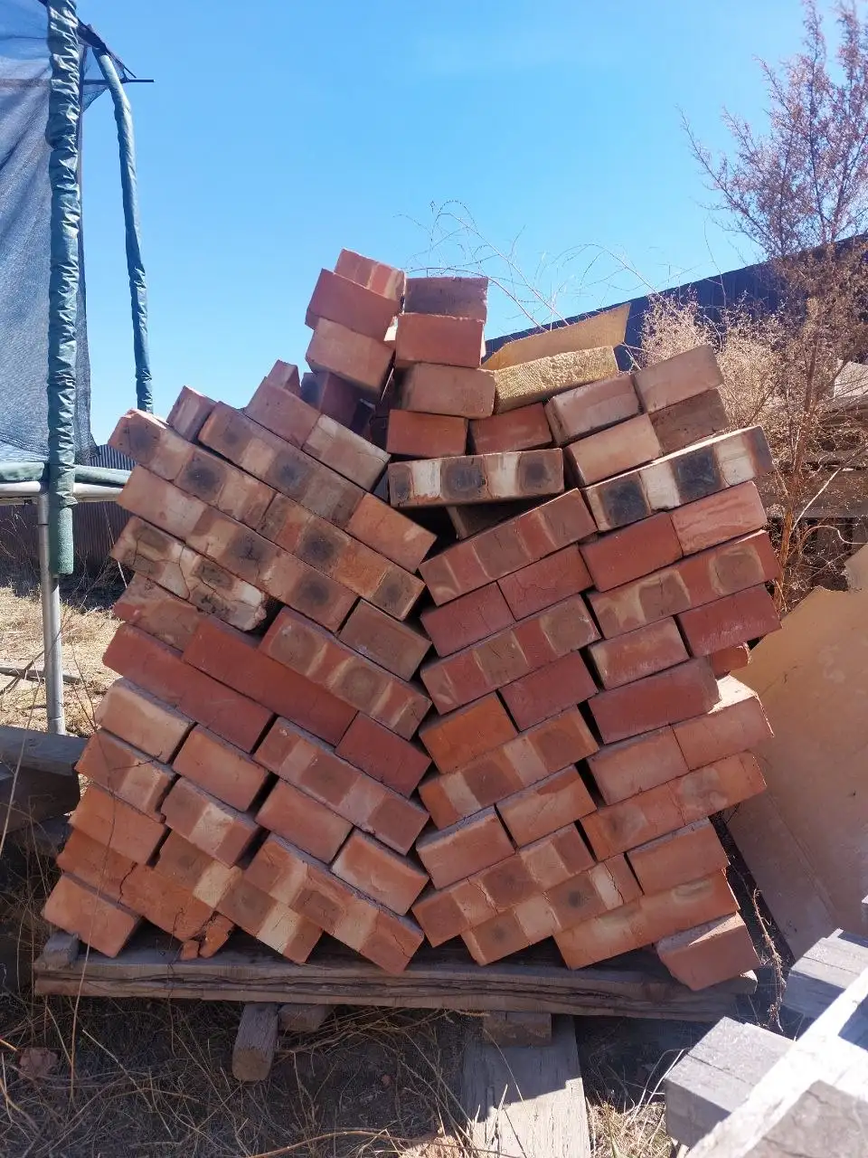 Продам остатки кирпича строительного и облицовочного - Барахолка в Минусинск