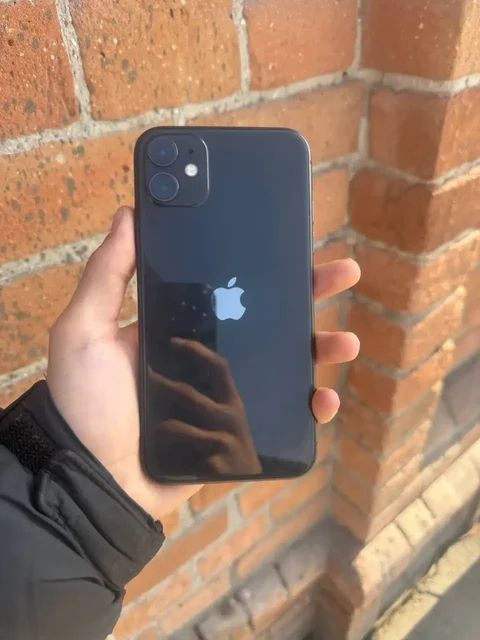 Продам iPhone 11 64GB - Игровые аксессуары в Минусинск