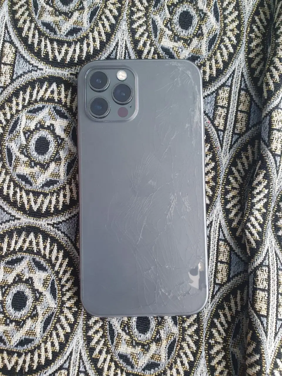 Обмен iPhone 12 Pro на другой iPhone - Смартфоны и телефоны (Электроника) в Минусинск