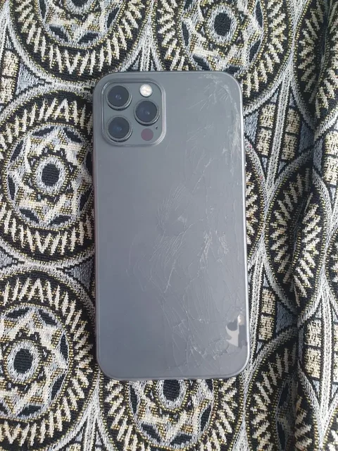 Обмен iPhone 12 Pro на другой iPhone - Игровые аксессуары в Минусинск