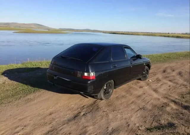 Автомобиль 2006 года за 270 000 руб - Шины в Минусинск