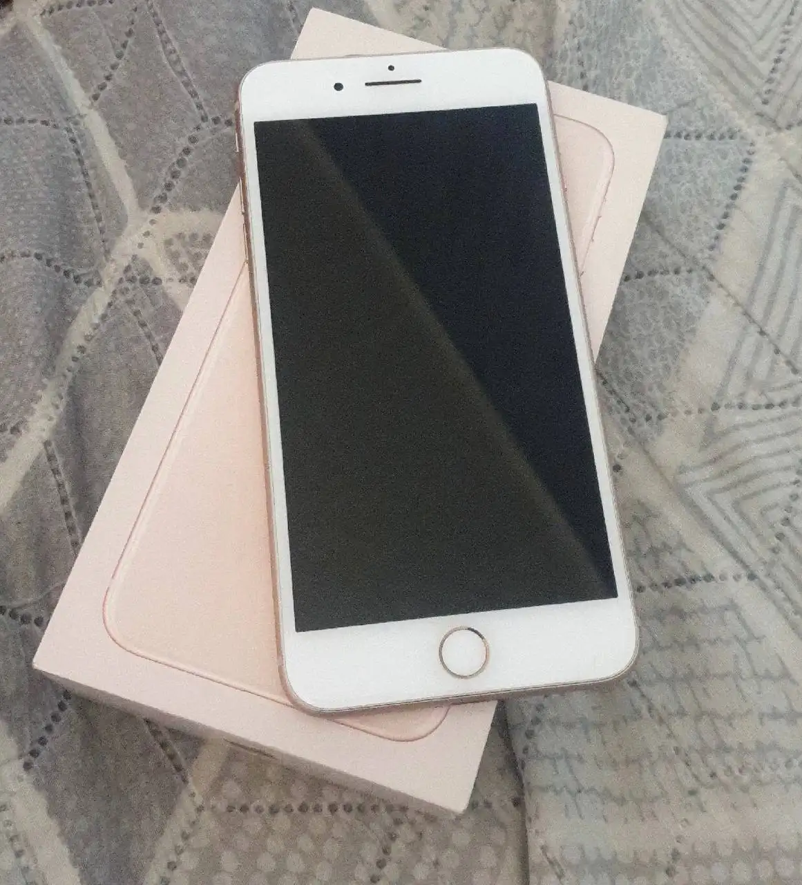 Iphone 8+ 64gb - Смартфоны и гаджеты (Электроника) в Минусинск