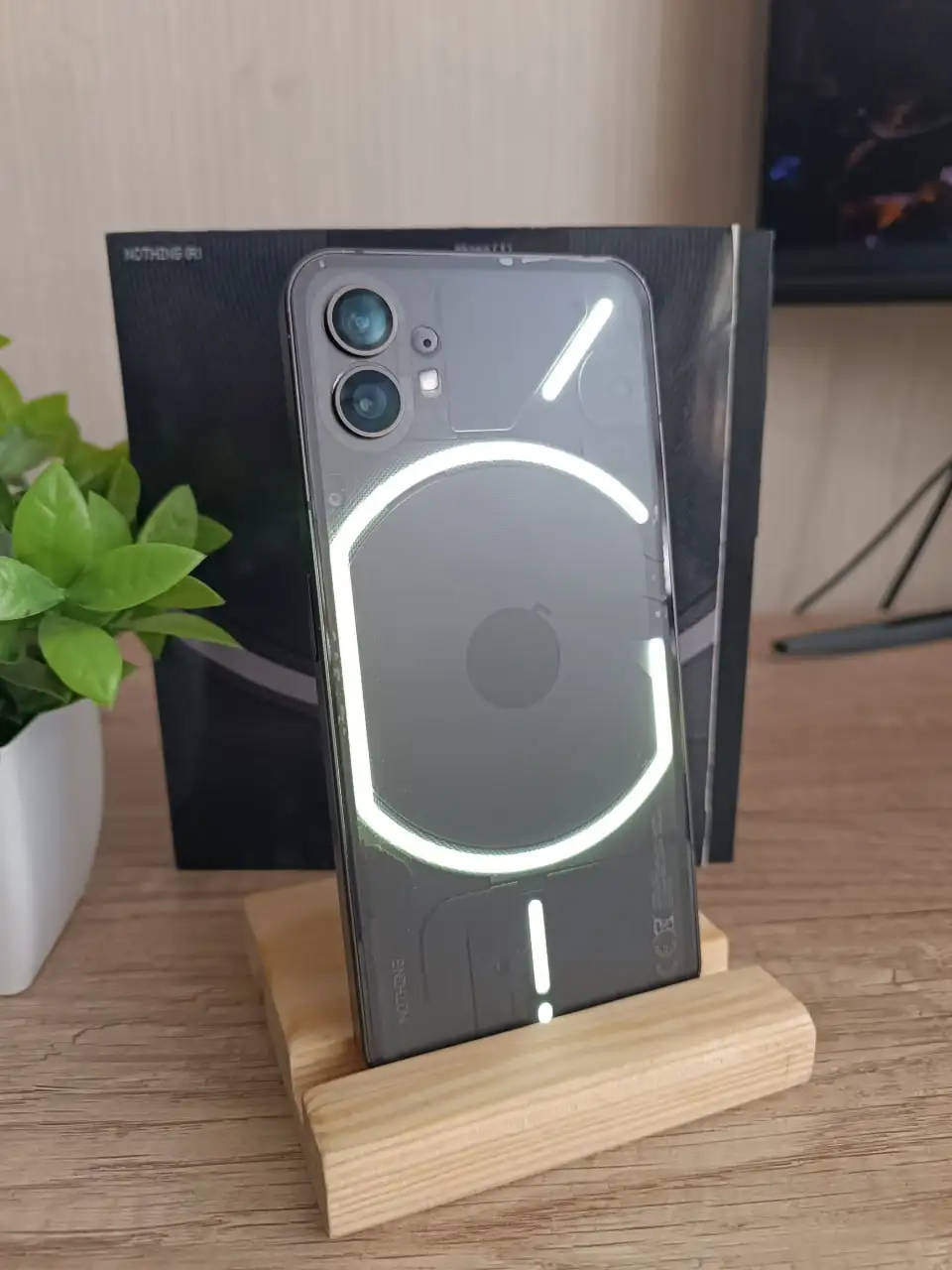 Продам телефон Nothing Phone 1 8/128 ГБ - Смартфоны (Электроника) в Минусинск