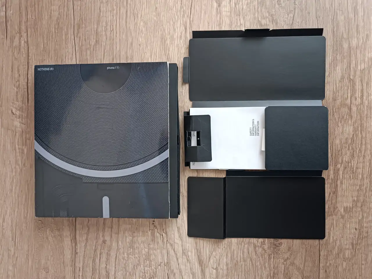 Продам телефон Nothing Phone 1 8/128 ГБ - Смартфоны (Электроника) в Минусинск