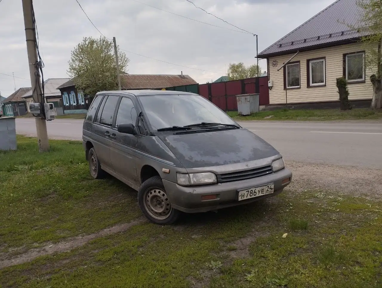 Ниссан Прерия 1989 и ВАЗ 2106 1992 - Легковые автомобили (Авто) в Минусинск