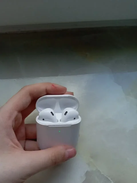 Apple AirPods (2 пары) - Видеокарты в Минусинск