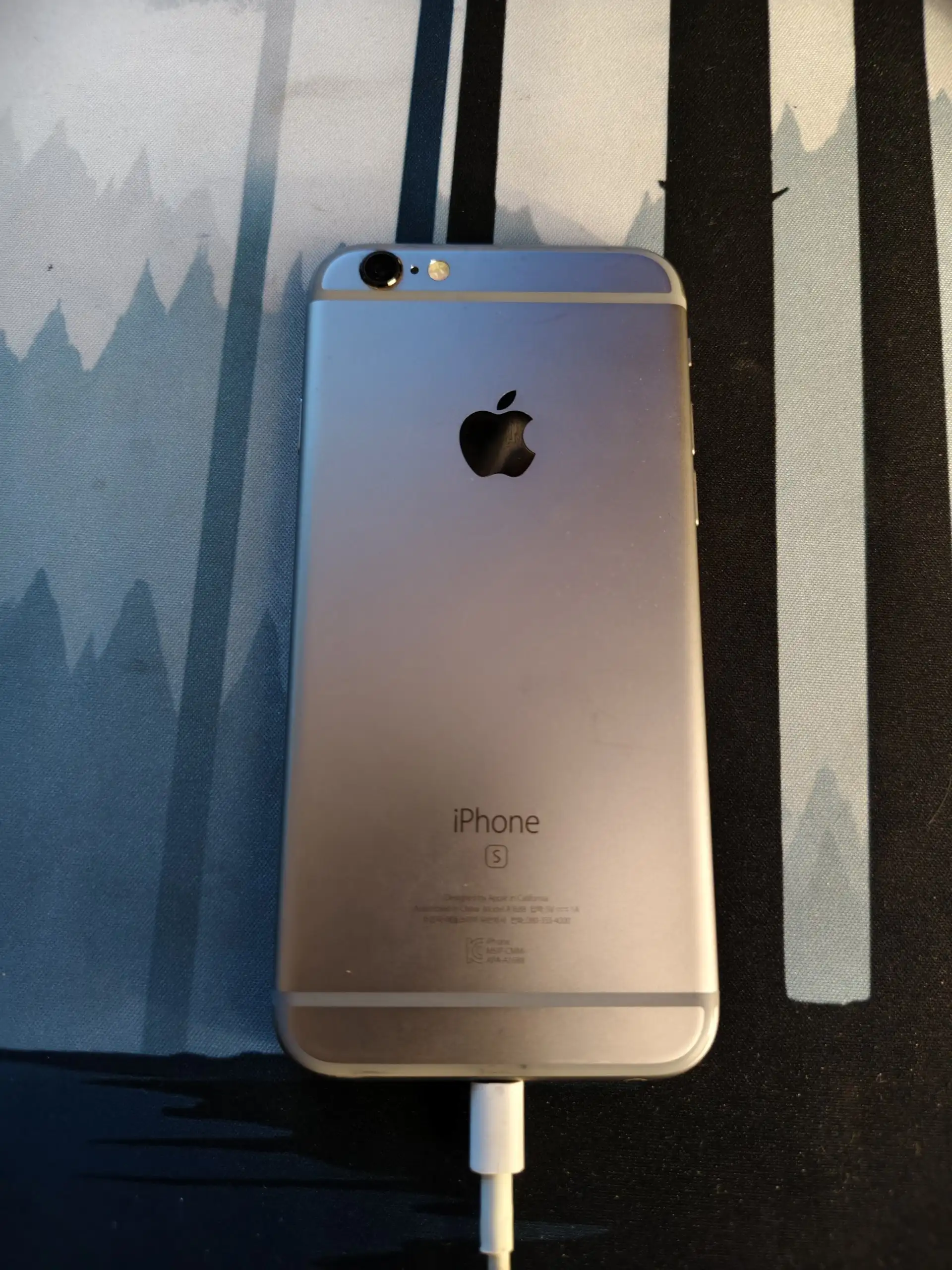 iPhone 6s с аккумулятором 60% - Смартфоны и гаджеты (Электроника) в Минусинск