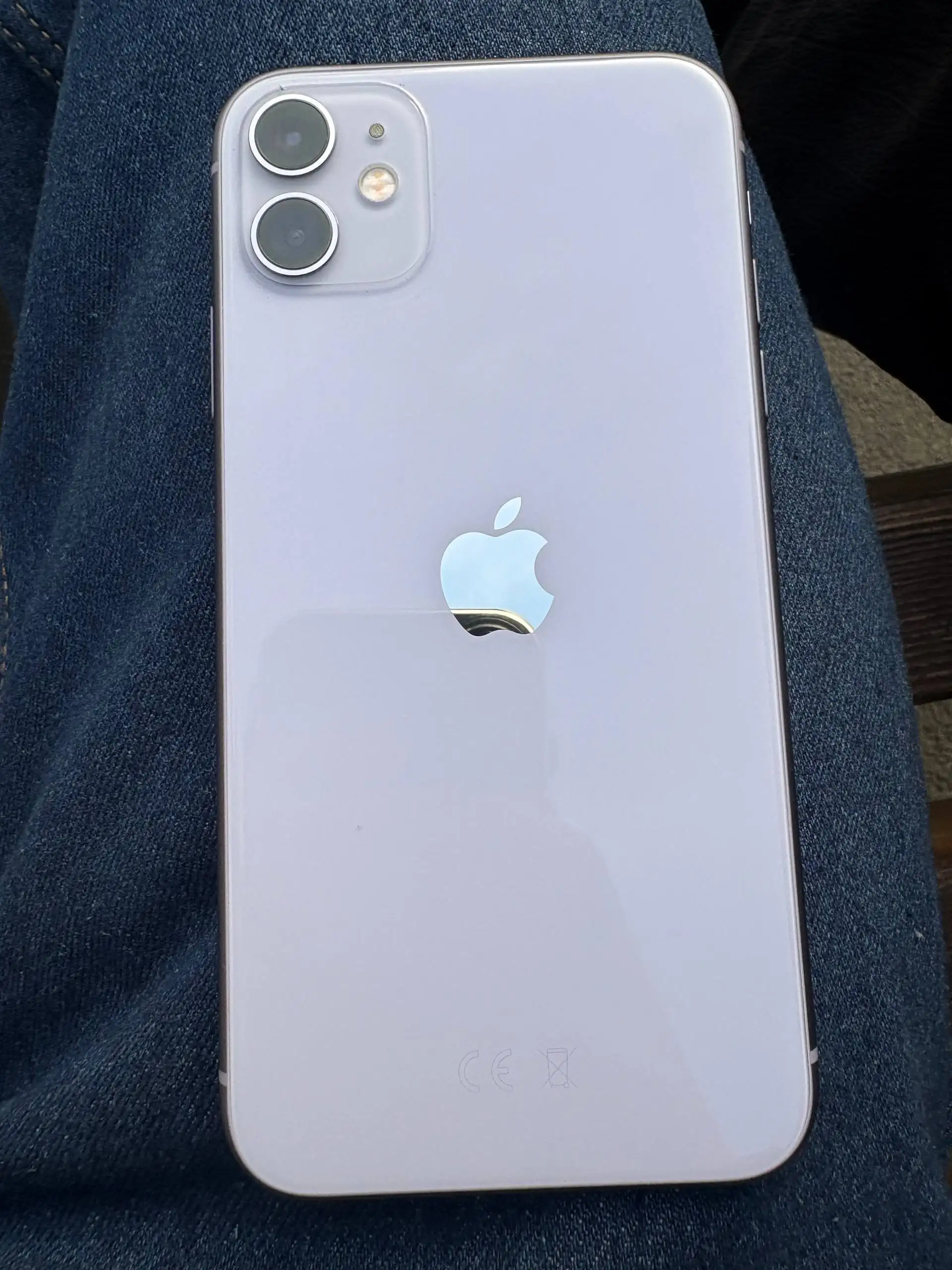 Продажа iPhone 11 - Смартфоны и гаджеты (Электроника) в Минусинск