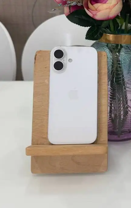 Обмен iPhone 15 Pro - Смартфоны и гаджеты (Электроника) в Минусинск