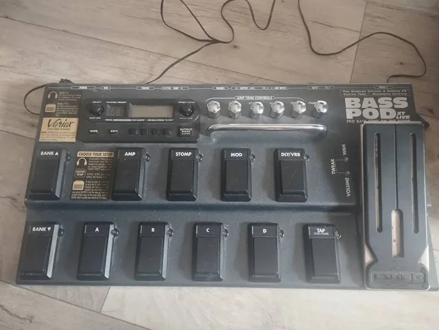 Продам басовый процессор Line 6 Bass POD XT Pro - Телефоны в Минусинск