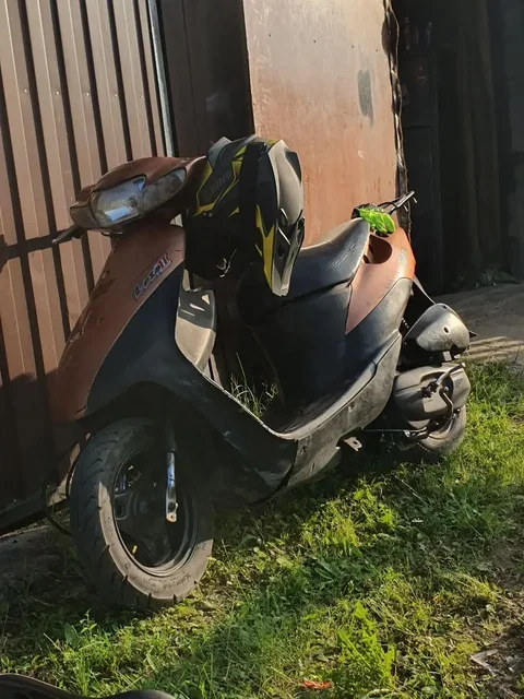 Продам 2 скутера Suzuki lets 2 - Авто в Минусинск