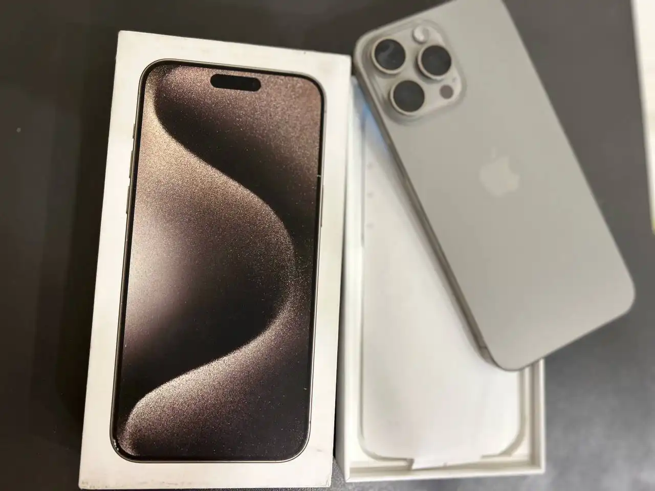 Продам iPhone 15 Pro Max