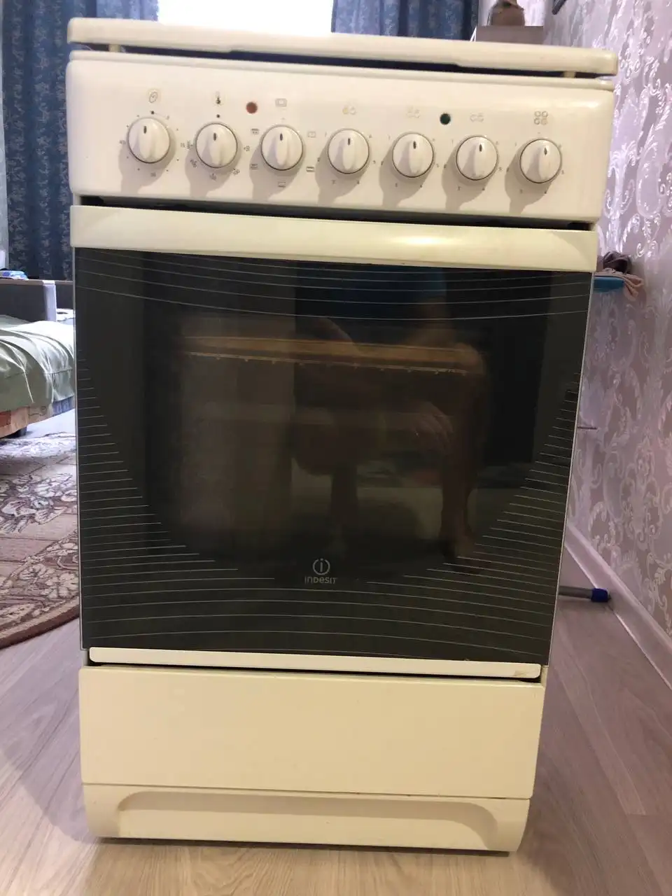 Продам плиту с неисправными конфорками