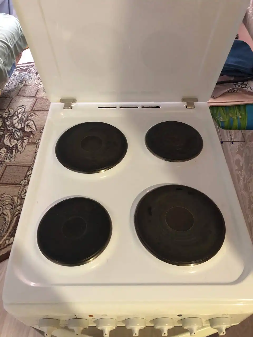 Продам плиту с неисправными конфорками