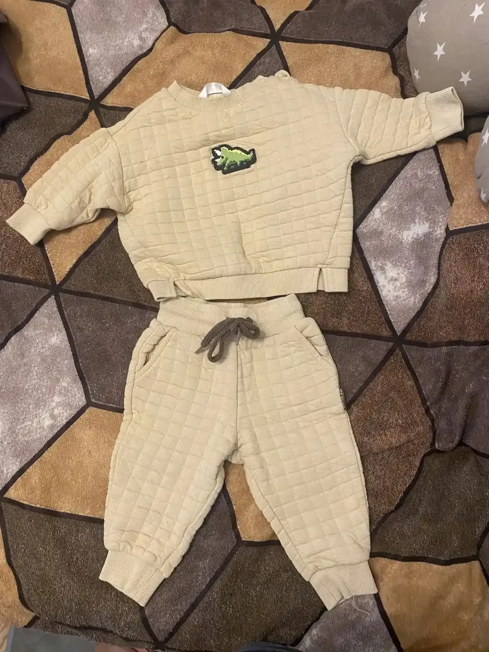 Продажа детского костюма, штор и книг