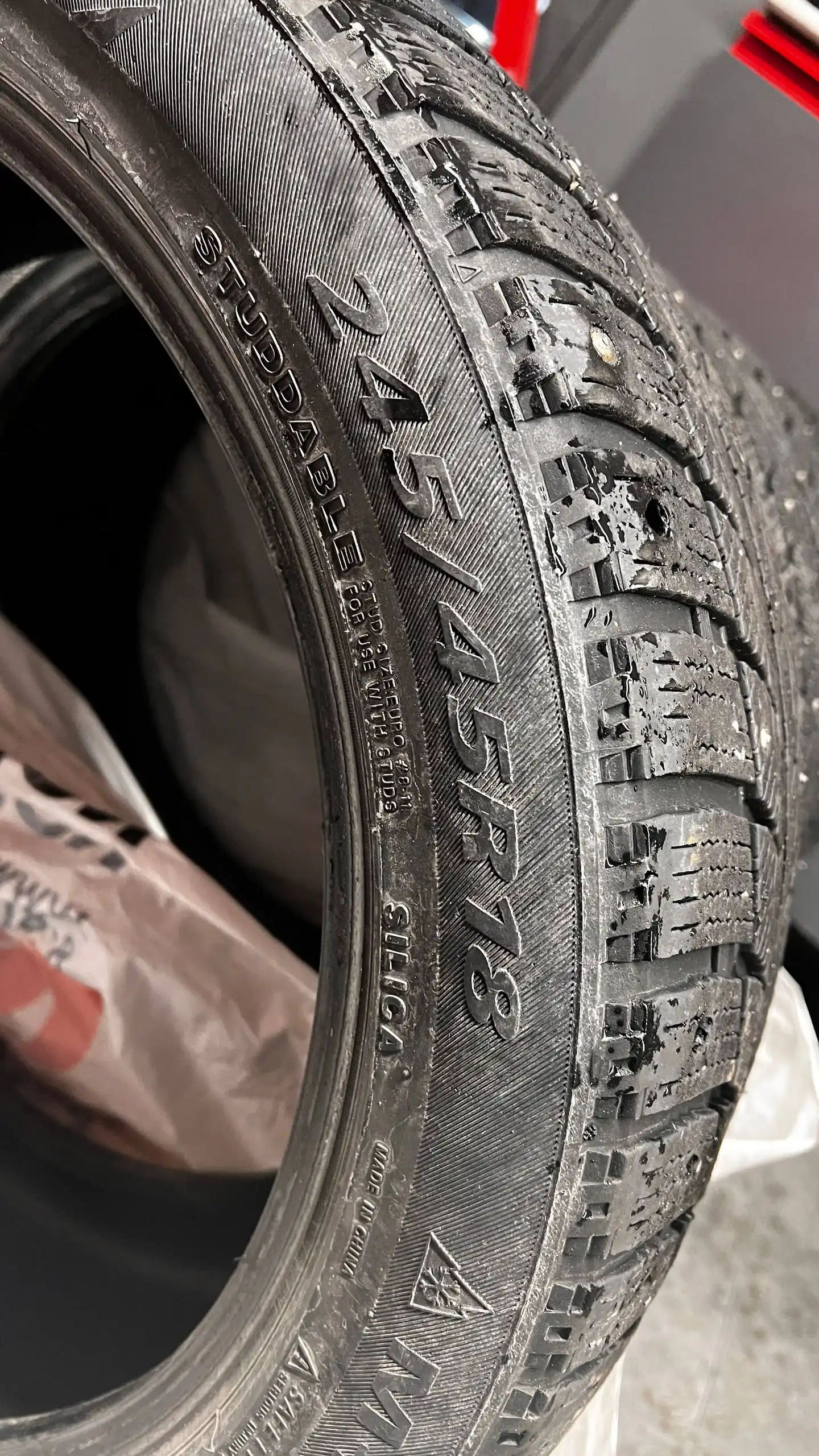 Продам резину ZETA 245/45/18