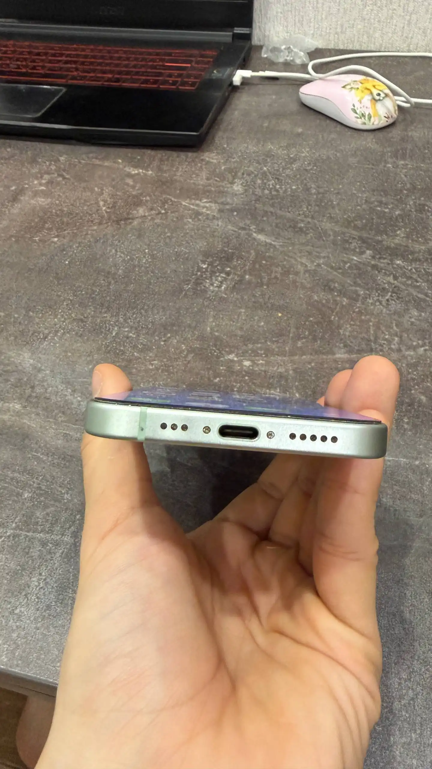 Продам iPhone 15 128 ГБ в идеальном состоянии