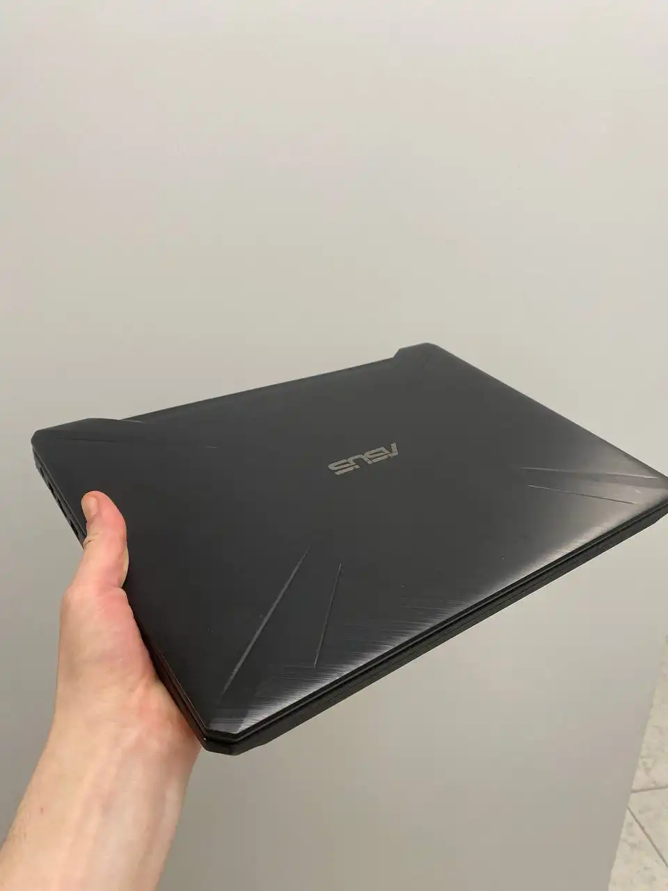 Продам игровой ноутбук ASUS Tuf gaming fx505dt