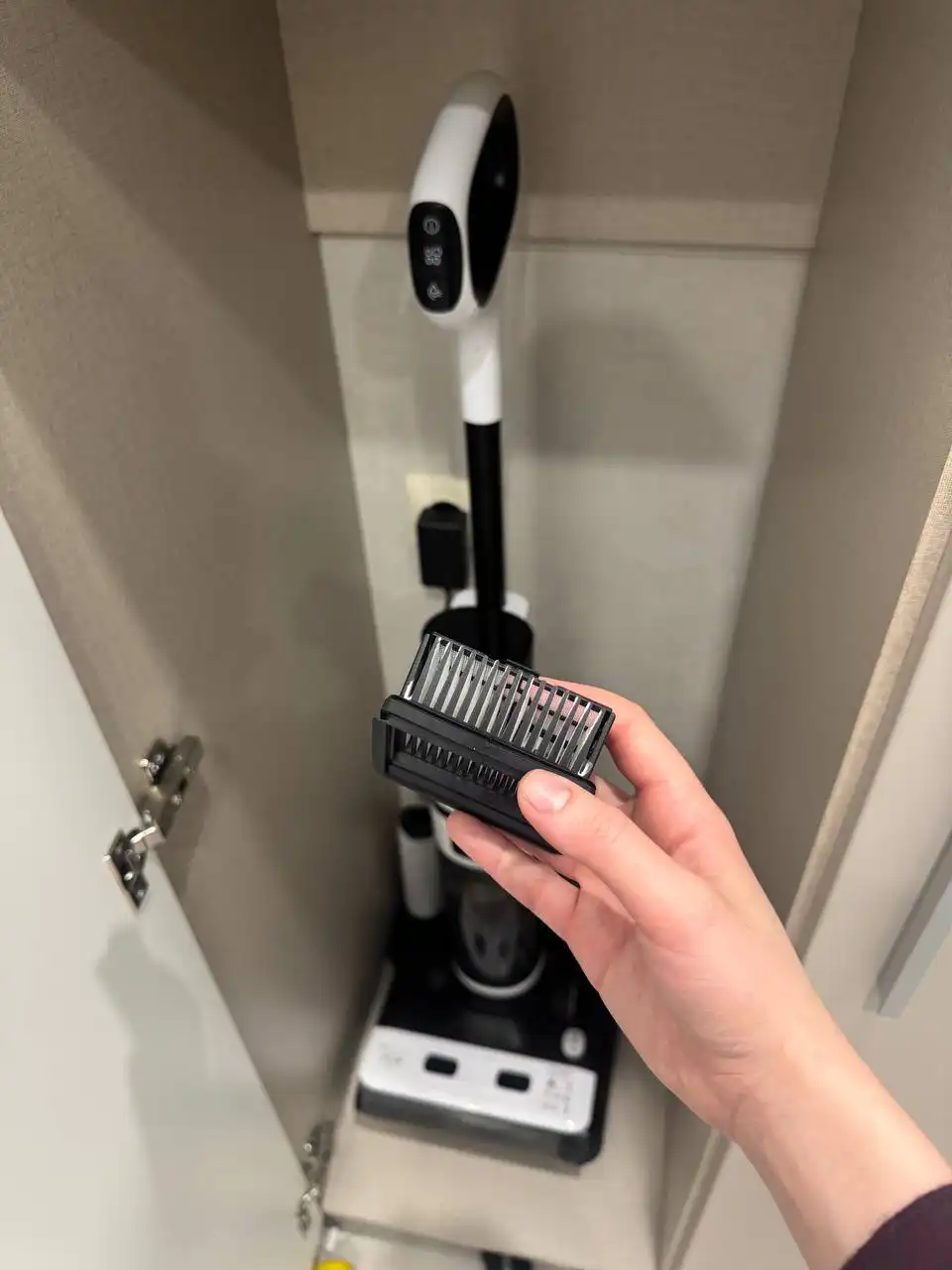 Продам беспроводной моющий пылесос с гарантией - Бытовая техника (Для дома и дачи) в Новосибирск