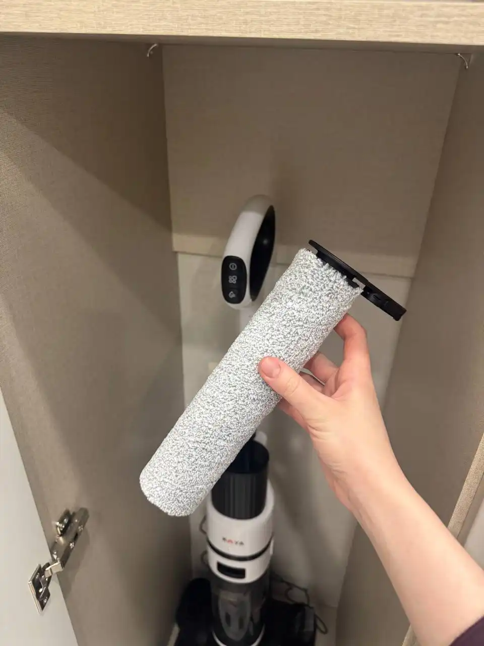 Продам беспроводной моющий пылесос с гарантией - Бытовая техника (Для дома и дачи) в Новосибирск