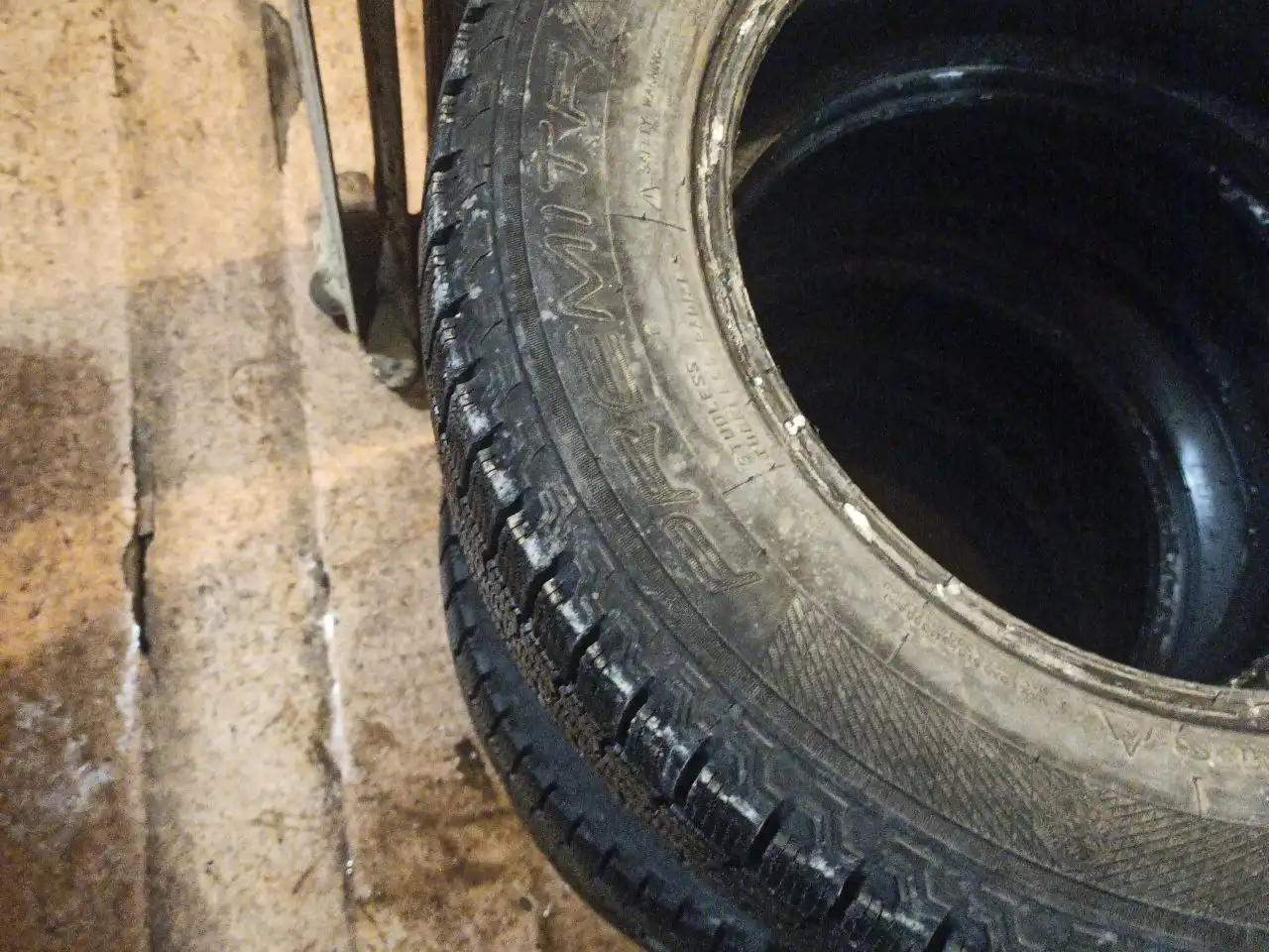 Продам комплект резины без ремонтов - Шины и диски (Авто) в Новосибирск