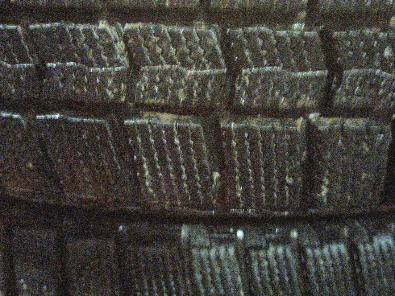 Продажа комплекта шин 195/65 R15 - Шины и диски (Запчасти) в Новосибирск