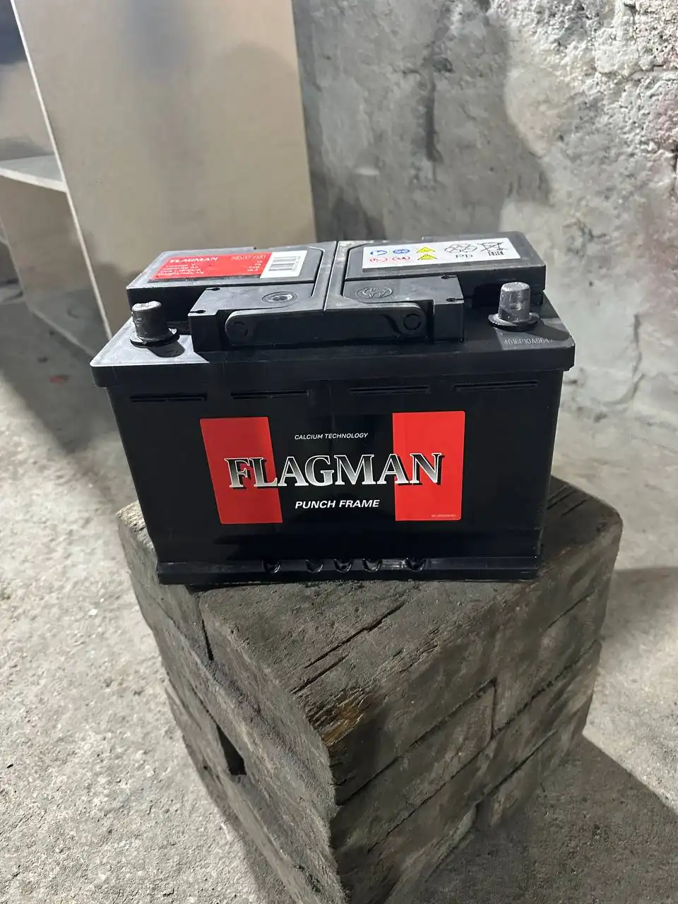 Продам аккумулятор с гарантией - Запчасти (Авто) в Новосибирск