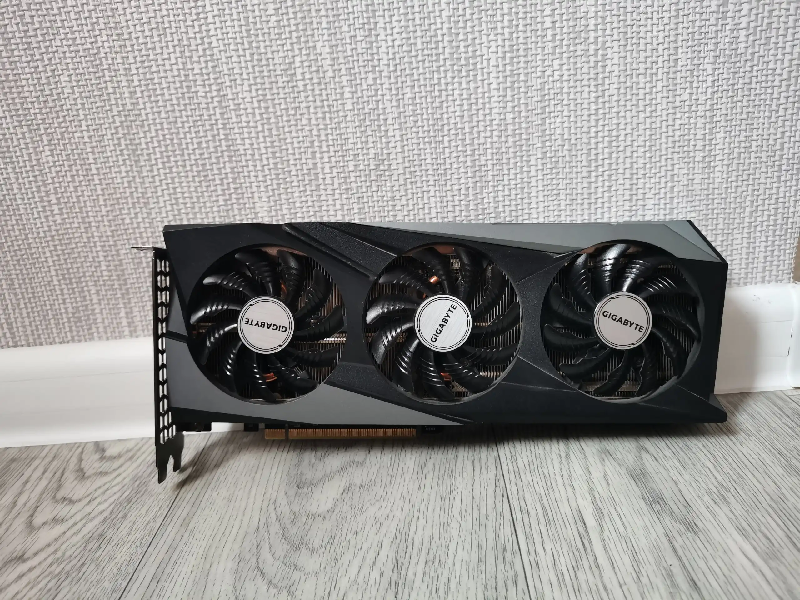 Продам видеокарту NVIDIA GeForce RTX 3060 Ti - Компьютерные комплектующие (Электроника) в Новосибирск