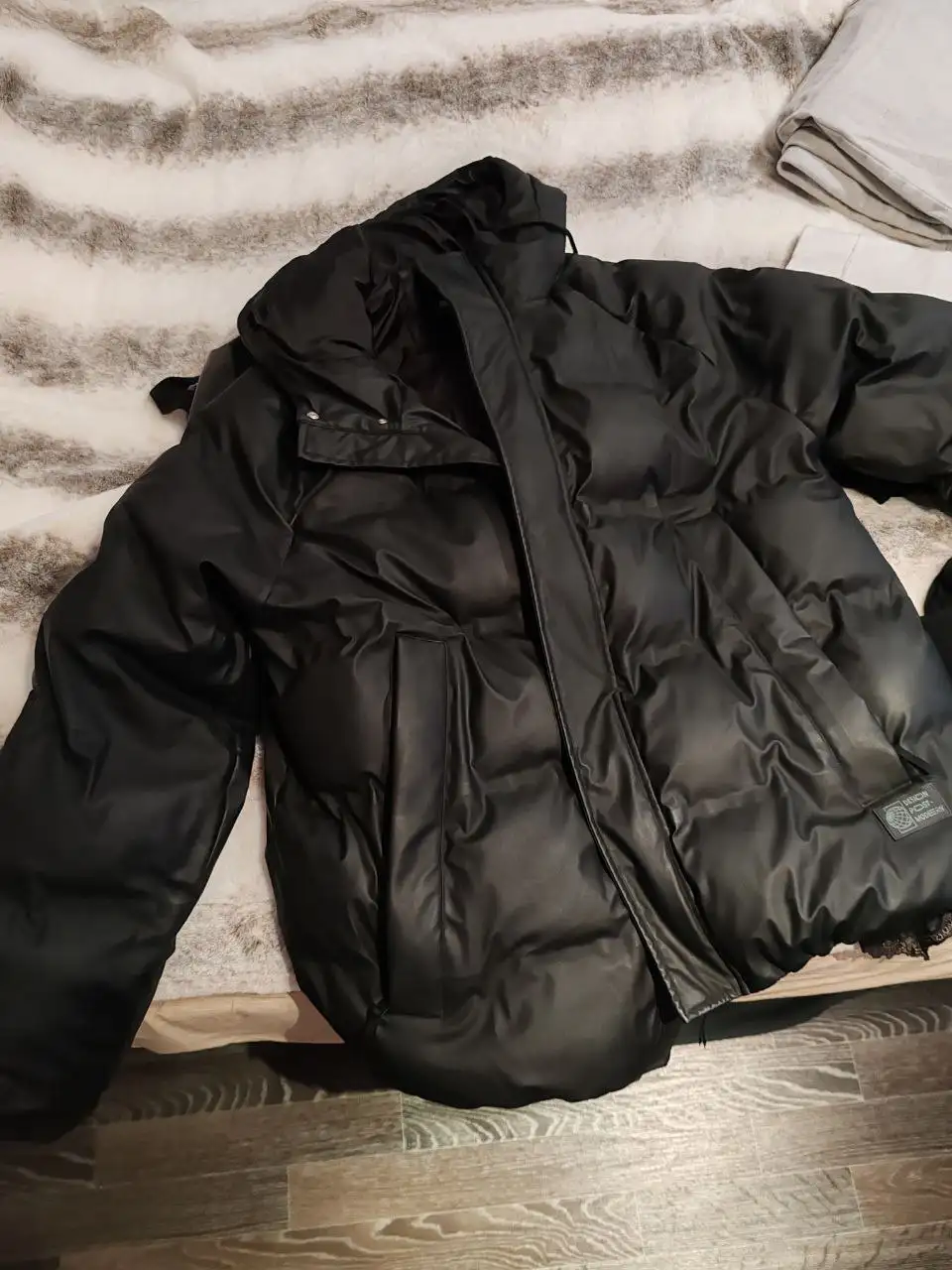 Мужская зимняя куртка б/у - Верхняя одежда (Одежда) в Новосибирск