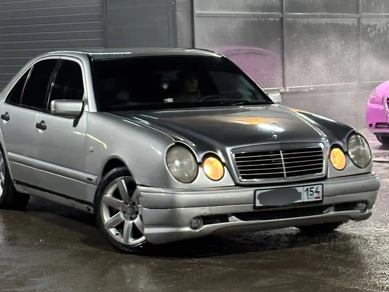 Mercedes Benz E-class W210 1998 года на МКПП, объем 2.4 литра - Авто в Новосибирск